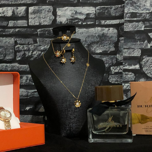 باك طاقم اسي+ ساعة + عطر BURBURY